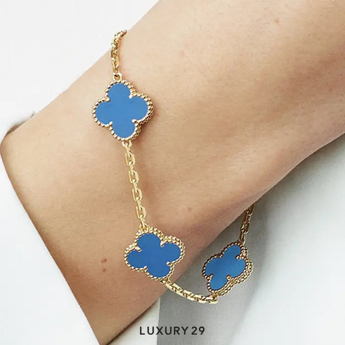 Van Cleef & Arpels Vintage Alhambra Bracelet, 5 motifs 18K yellow gold, Agate VAN CLEEF & ARPELS