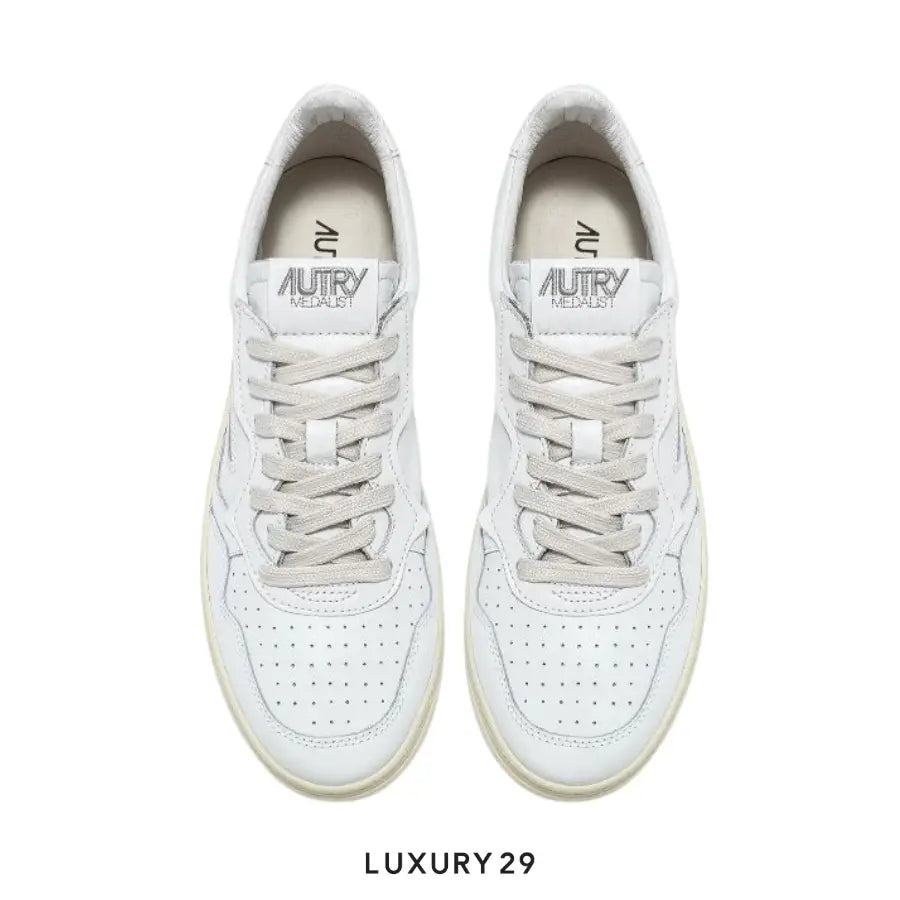 AUTRY SNEAKERS WOMAN MEDALIST LOW SNEAKERS IN LEATHER WHITE(M) AUTRY