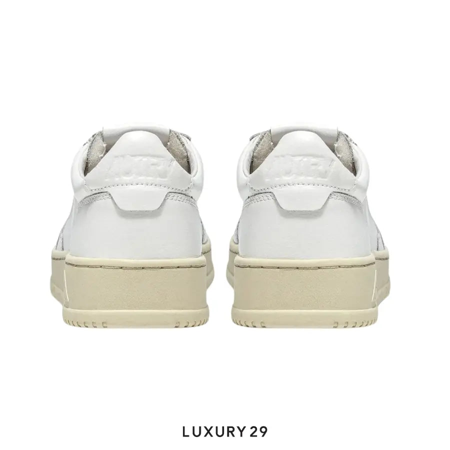 AUTRY SNEAKERS WOMAN MEDALIST LOW SNEAKERS IN LEATHER WHITE(M) AUTRY