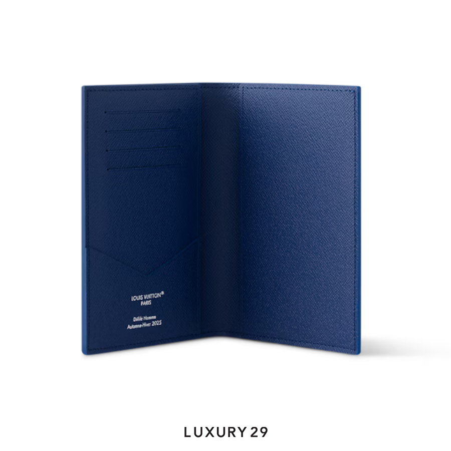 LOUIS VUITTON LV Passport cover blue
Monogram Canvas LOUIS VUITTON