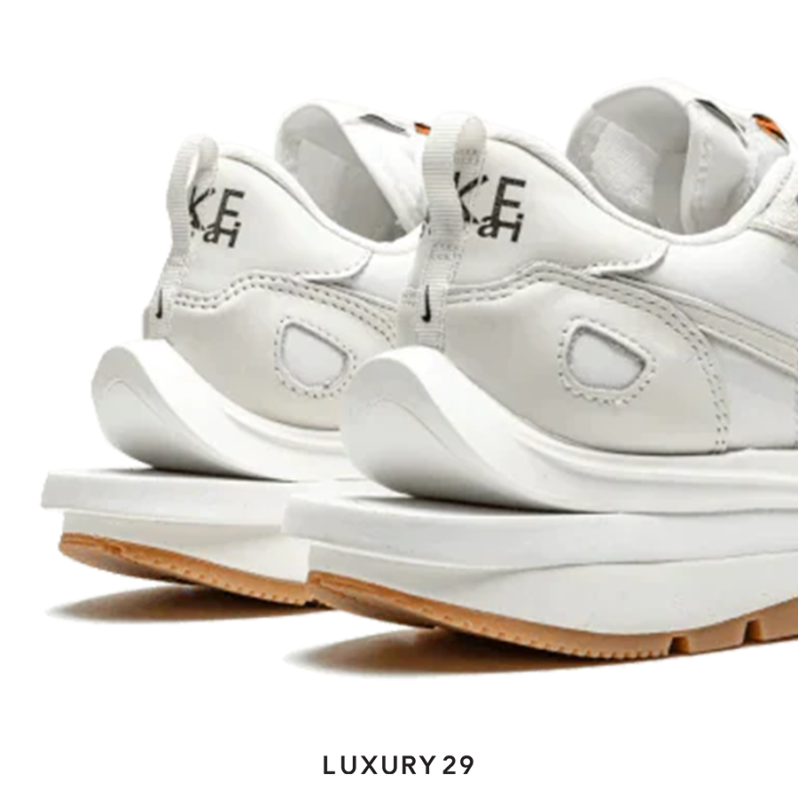 Nike Vaporwaffle Sacai Sail Gum NIKE