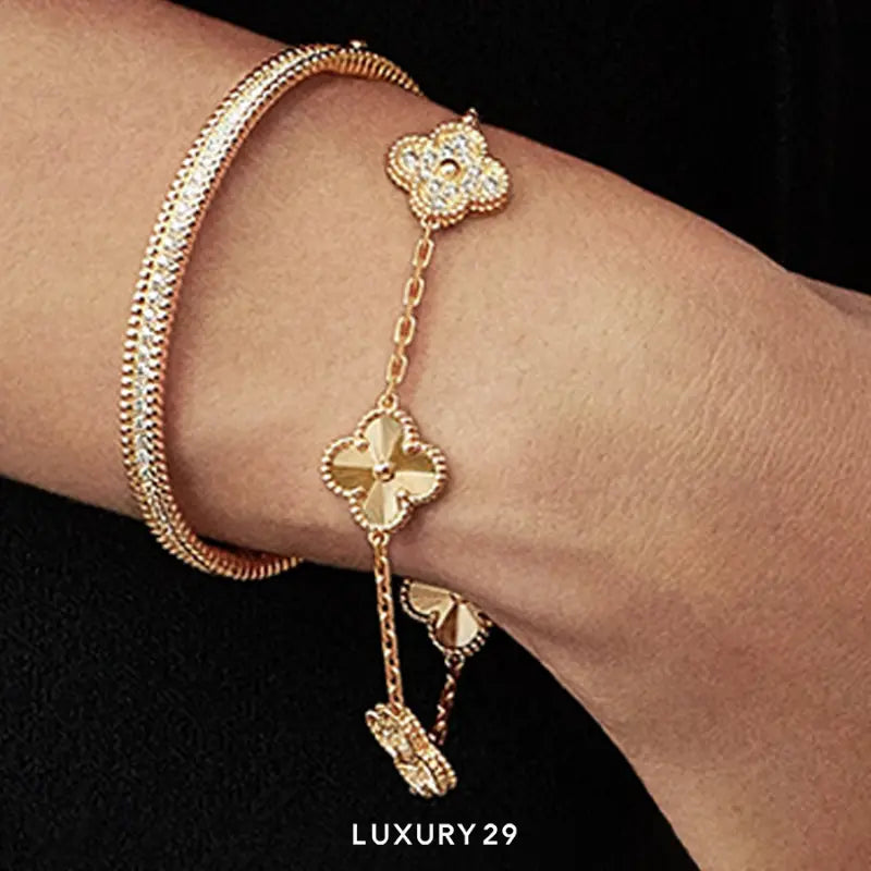 Van Cleef & Arpels Vintage Alhambra bracelet, 5 motifs 18K yellow gold, Diamond VAN CLEEF & ARPELS