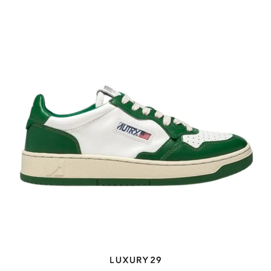 AUTRY SNEAKERS WOMAN MEDALIST LOW SNEAKERS IN TWO-TONE LEATHER COLOR WHITE AND GREEN(M)