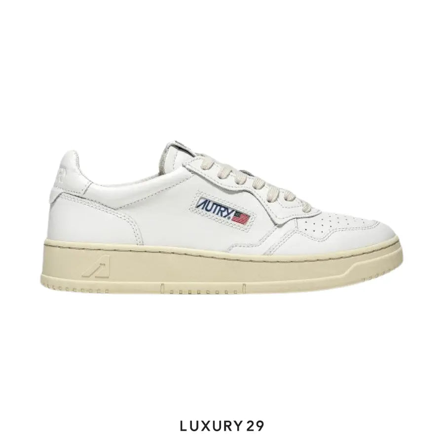 AUTRY SNEAKERS WOMAN MEDALIST LOW SNEAKERS IN LEATHER WHITE(M)