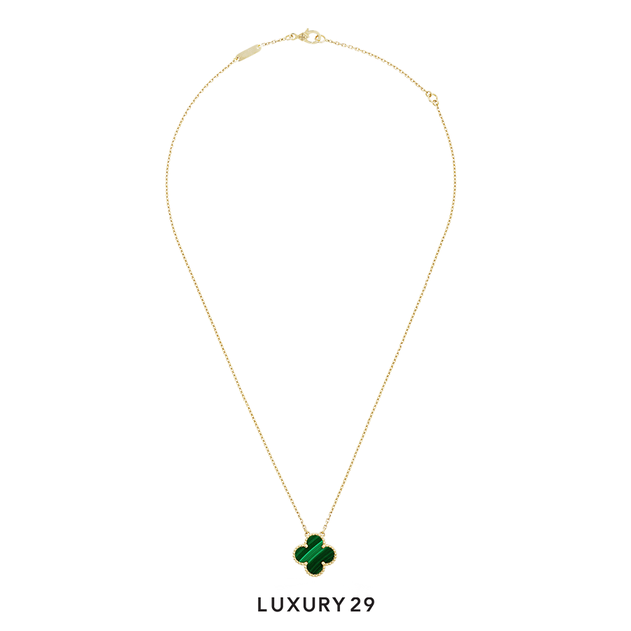 Van Cleef & Arpels Vintage Alhambra pendant, 18K yellow gold, malachite VAN CLEEF & ARPELS