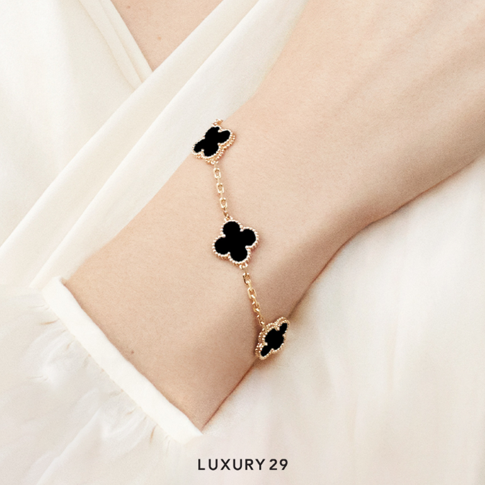 Van Cleef & Arpels Vintage Alhamvra Bracelet 5 motifs 18K Yellow Gold, Onyx VAN CLEEF & ARPELS