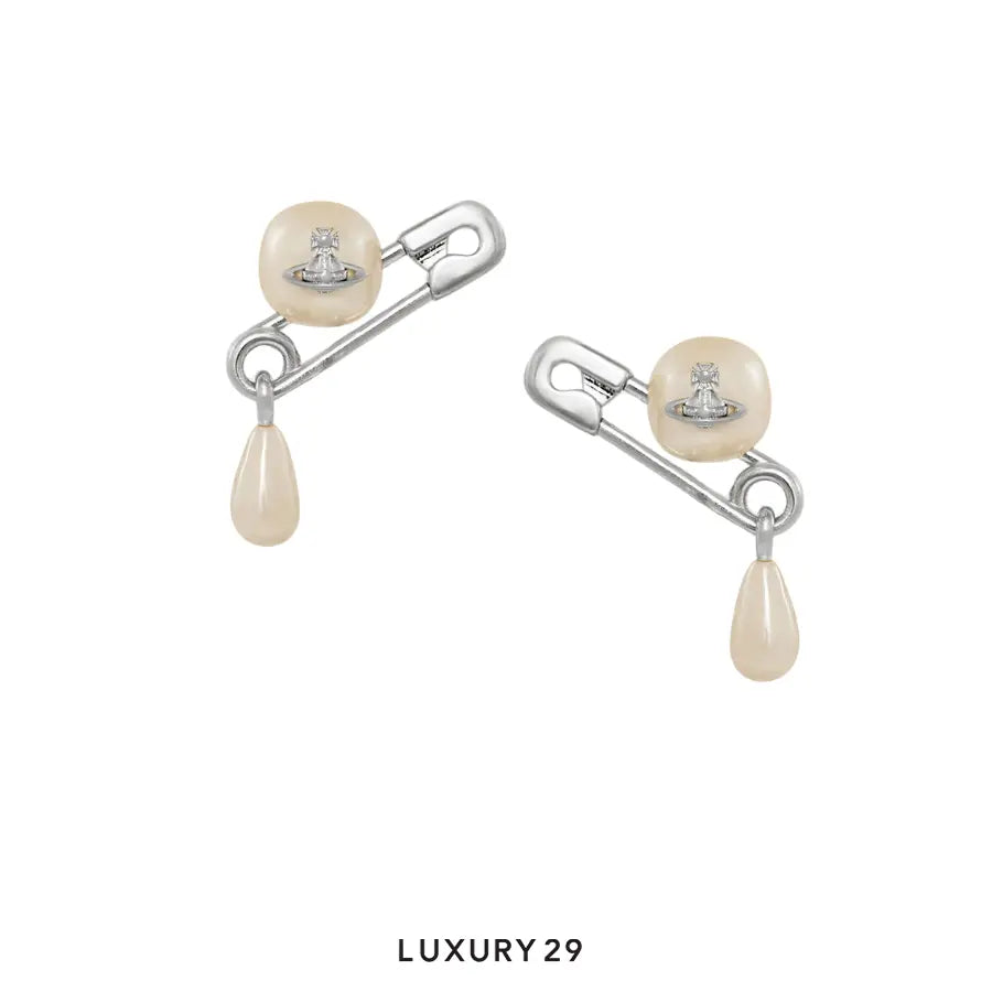 Vivienne Westwood Claude Small Stud Earrings Platinum/Creamrose Peal