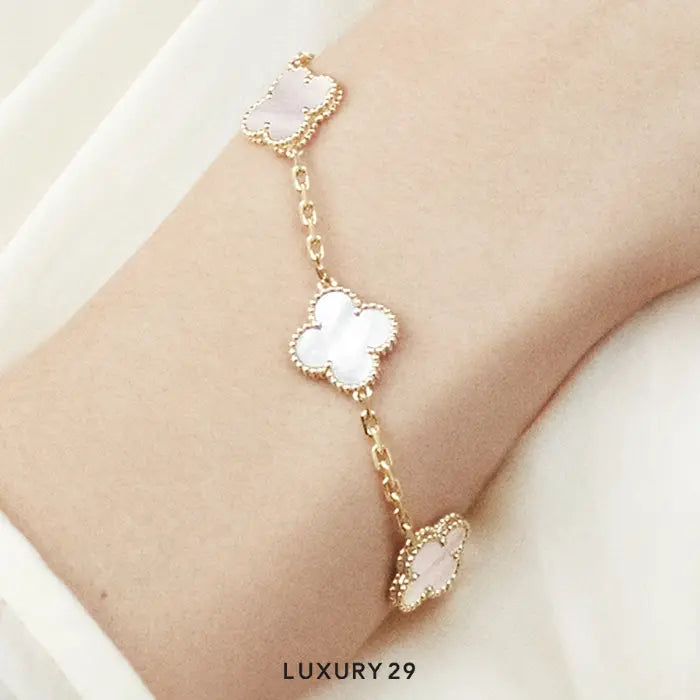 Van Cleef & Arpels Vintage Alhambra bracelet, 5 motifs 18K yellow gold, Mother-of-pearl VAN CLEEF & ARPELS